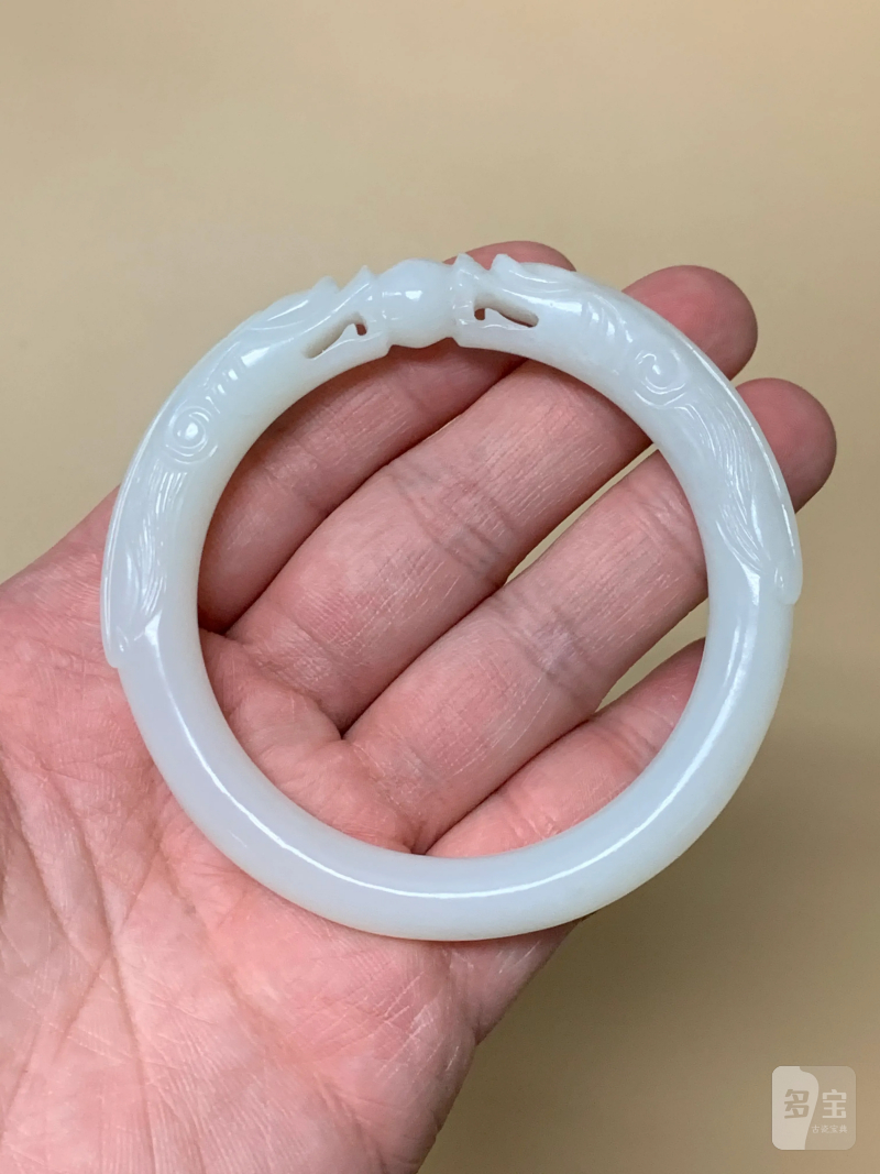 清 白玉双龙戏珠手镯 - 图3